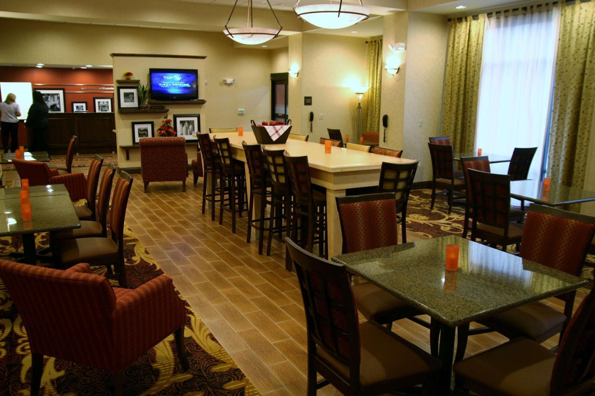 Hampton Inn וויליאמסברג מראה חיצוני תמונה